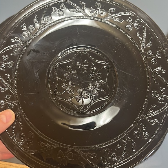 Hazel Atlas Cloverleaf Black Depression Vintage 8" Plates - Set of 4 - Picture 6 of 7